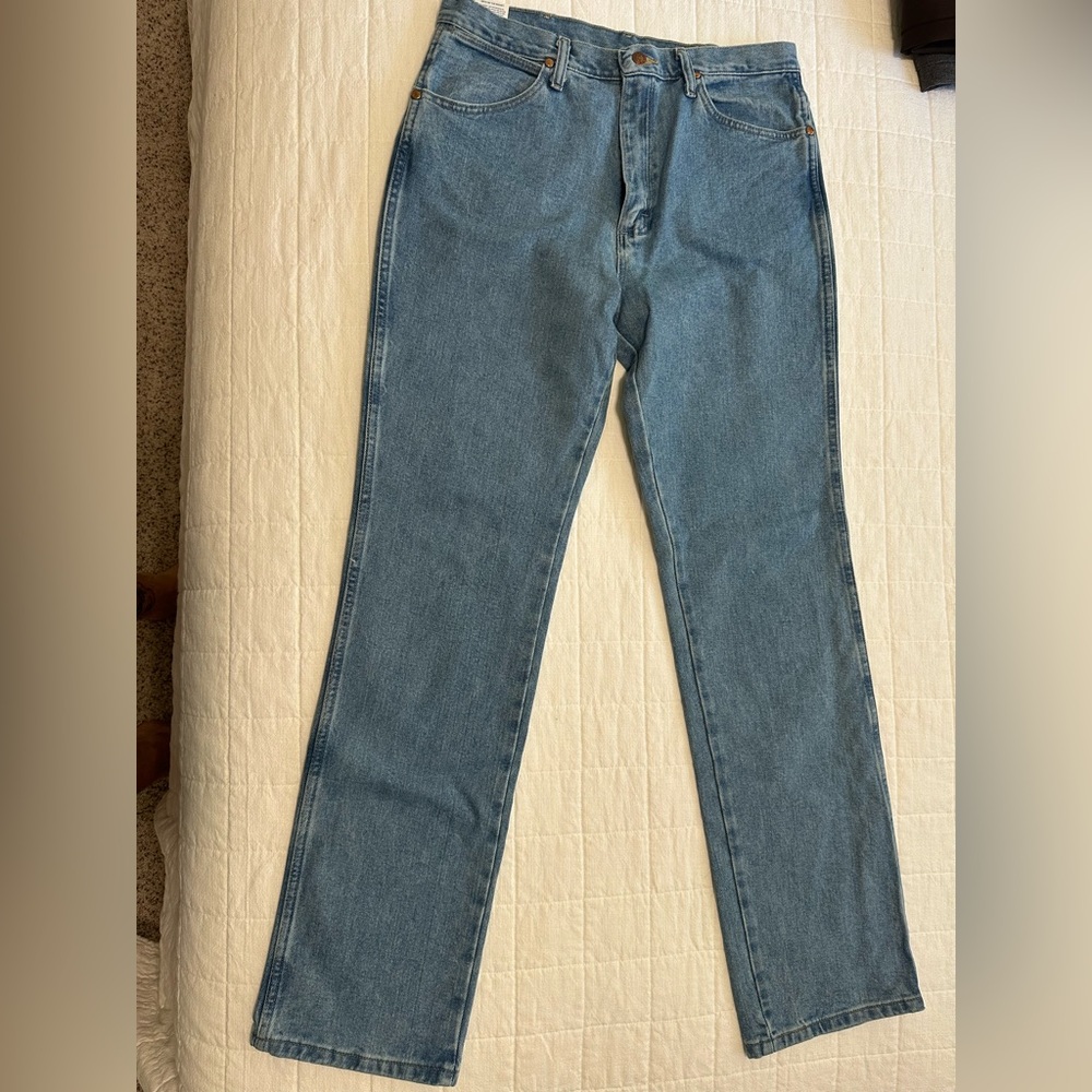 Wrangler Cowboy Cut Slim Straight light blue Men's Jeans. 34x34. NWT